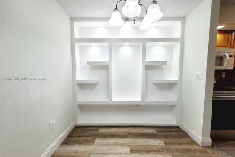 Copropriété à louer à Hialeah, Floride: 2 chambres, 80.82 m2 № 1986024 - photo 6
