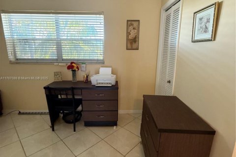 Condominio en venta en Hollywood, Florida, 2 dormitorios, 92.16 m2 № 1698490 - foto 20