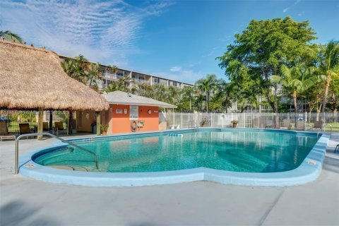 Condominio en venta en Hollywood, Florida, 2 dormitorios, 92.16 m2 № 1698490 - foto 27