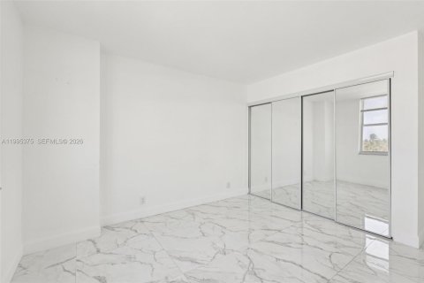 Купить кондоминиум в Помпано-Бич, Флорида 2 спальни, 106.84м2, № 2058162 - фото 28