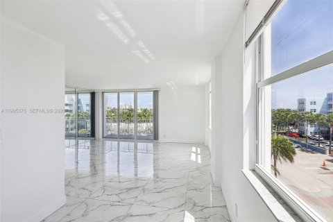 Купить кондоминиум в Помпано-Бич, Флорида 2 спальни, 106.84м2, № 2058162 - фото 19