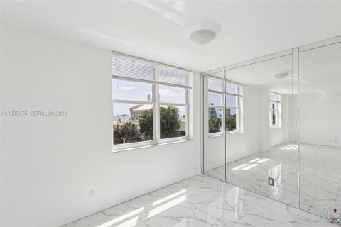 Купить кондоминиум в Помпано-Бич, Флорида 2 спальни, 106.84м2, № 2058162 - фото 21