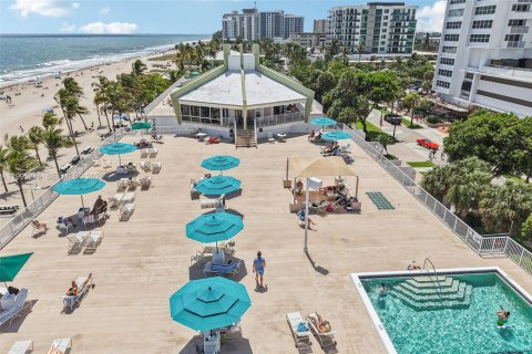 Купить кондоминиум в Помпано-Бич, Флорида 2 спальни, 106.84м2, № 2058162 - фото 2