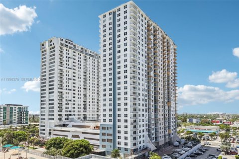 Купить кондоминиум в Помпано-Бич, Флорида 2 спальни, 106.84м2, № 2058162 - фото 10