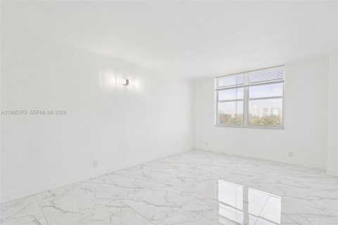 Купить кондоминиум в Помпано-Бич, Флорида 2 спальни, 106.84м2, № 2058162 - фото 30