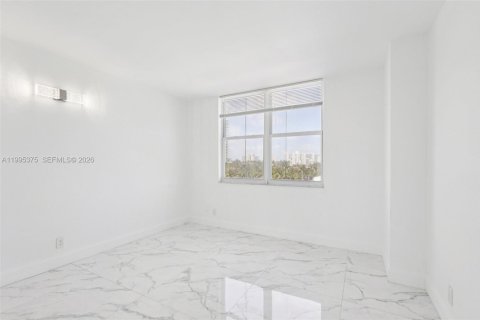 Купить кондоминиум в Помпано-Бич, Флорида 2 спальни, 106.84м2, № 2058162 - фото 29