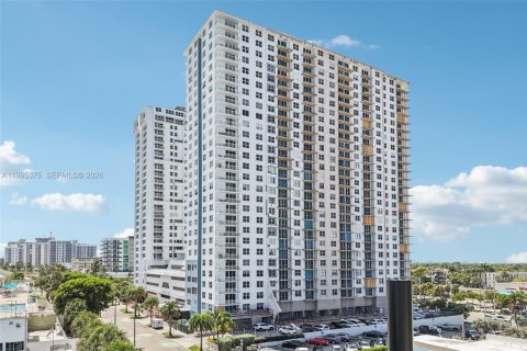 Купить кондоминиум в Помпано-Бич, Флорида 2 спальни, 106.84м2, № 2058162 - фото 5