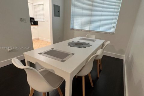 Copropriété à louer à Miami Beach, Floride: 1 chambre, 65.03 m2 № 2030633 - photo 11