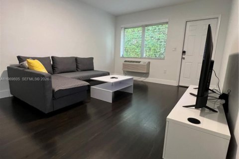 Copropriété à louer à Miami Beach, Floride: 1 chambre, 65.03 m2 № 2030633 - photo 5