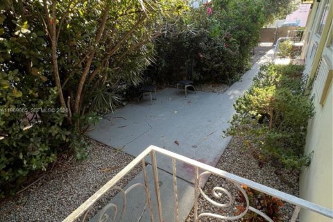 Copropriété à louer à Miami Beach, Floride: 1 chambre, 65.03 m2 № 2030633 - photo 3