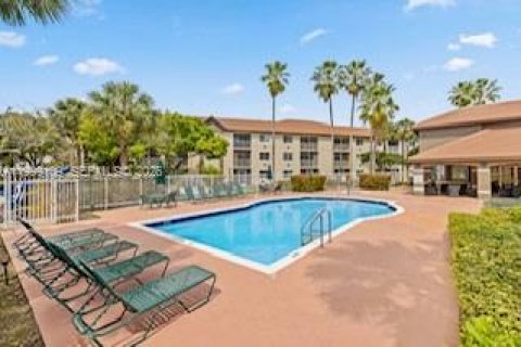 Снять в аренду кондоминиум в Холливуд, Флорида 3 спальни, 100.71м2, № 2068074 - фото 14