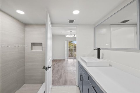 Снять в аренду кондоминиум в Холливуд, Флорида 3 спальни, 100.71м2, № 2068074 - фото 4