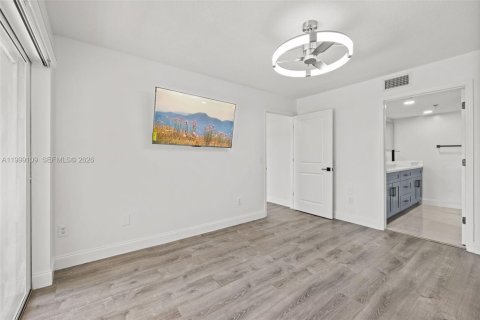 Снять в аренду кондоминиум в Холливуд, Флорида 3 спальни, 100.71м2, № 2068074 - фото 2