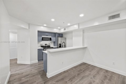 Снять в аренду кондоминиум в Холливуд, Флорида 3 спальни, 100.71м2, № 2068074 - фото 11