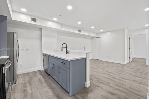 Снять в аренду кондоминиум в Холливуд, Флорида 3 спальни, 100.71м2, № 2068074 - фото 12