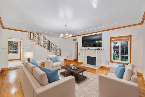 Terreno en venta en Pinecrest, Florida № 1858519 - foto 18