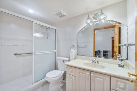 Terreno en venta en Pinecrest, Florida № 1858519 - foto 2