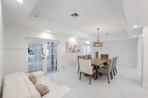 Terreno en venta en Pinecrest, Florida № 1858519 - foto 24