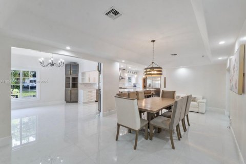 Terreno en venta en Pinecrest, Florida № 1858519 - foto 20
