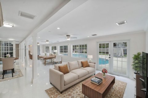 Terreno en venta en Pinecrest, Florida № 1858519 - foto 9