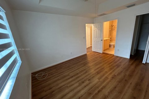 Casa en alquiler en Homestead, Florida, 4 dormitorios, 132.2 m2 № 1938906 - foto 17
