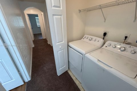 Casa en alquiler en Homestead, Florida, 4 dormitorios, 132.2 m2 № 1938906 - foto 12