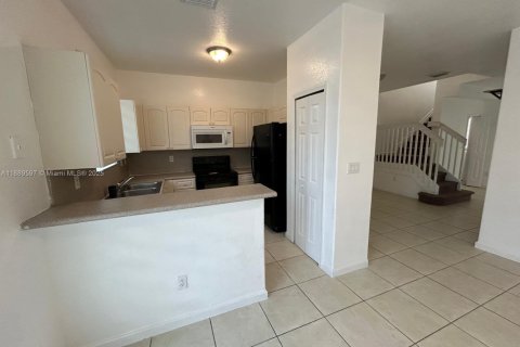 Villa ou maison à louer à Homestead, Floride: 4 chambres, 132.2 m2 № 1938906 - photo 8