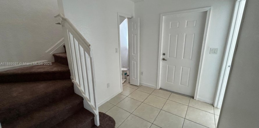 Casa en Homestead, Florida 4 dormitorios, 132.2 m2 № 1938906