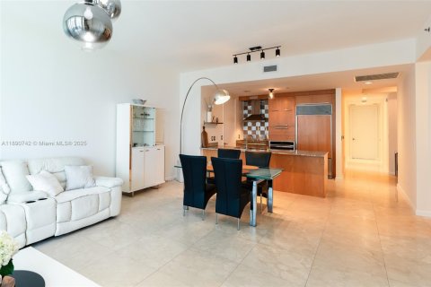 Купить кондоминиум в Санни-Айлс-Бич, Флорида 3 спальни, 183.85м2, № 1944892 - фото 16