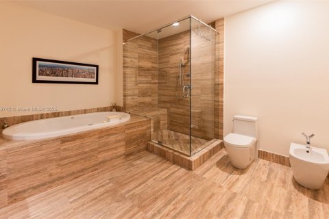 Купить кондоминиум в Санни-Айлс-Бич, Флорида 3 спальни, 183.85м2, № 1944892 - фото 9