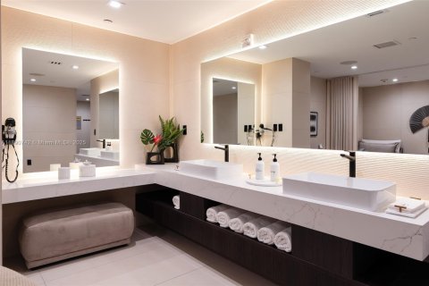 Купить кондоминиум в Санни-Айлс-Бич, Флорида 3 спальни, 183.85м2, № 1944892 - фото 26