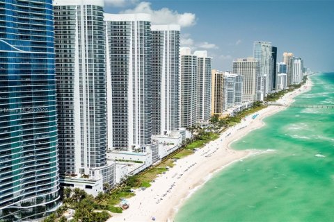 Купить кондоминиум в Санни-Айлс-Бич, Флорида 3 спальни, 183.85м2, № 1944892 - фото 14