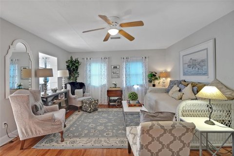 House in Leesburg, Florida 2 bedrooms, 101.54 sq.m. № 1795569 - photo 30