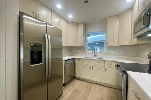 Condo in Holmes Beach, Florida, 2 bedrooms  № 1826504 - photo 4