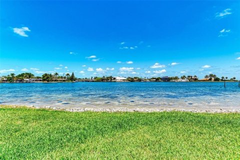 Condo in Holmes Beach, Florida, 2 bedrooms  № 1826504 - photo 30