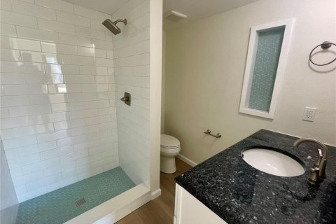 Condo in Holmes Beach, Florida, 2 bedrooms  № 1826504 - photo 15