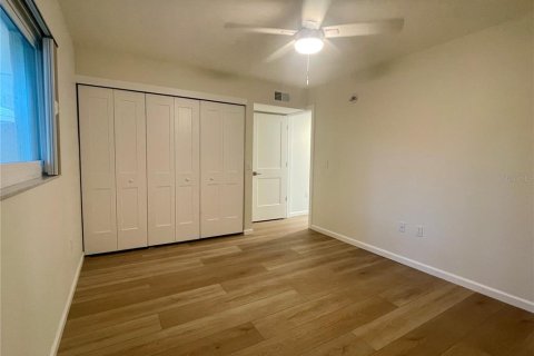Condo in Holmes Beach, Florida, 2 bedrooms  № 1826504 - photo 19