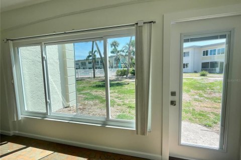 Condo in Holmes Beach, Florida, 2 bedrooms  № 1826504 - photo 24