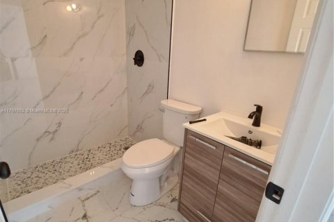 Villa ou maison à louer à West Palm Beach, Floride: 2 chambres, 264.96 m2 № 1738147 - photo 12