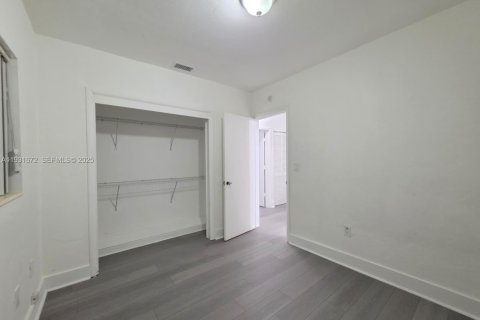 Apartamento en alquiler en Miami, Florida, 2 dormitorios, 62.71 m2 № 1990340 - foto 9