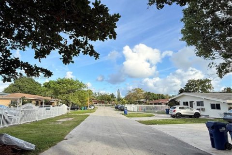 Apartamento en alquiler en Miami, Florida, 2 dormitorios, 62.71 m2 № 1990340 - foto 19