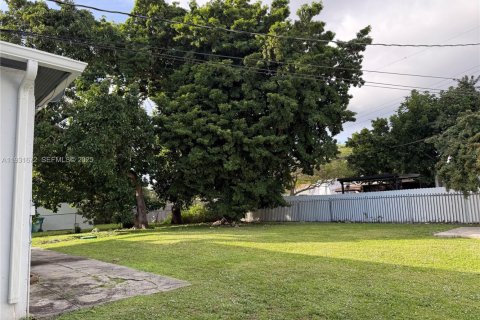 Apartamento en alquiler en Miami, Florida, 2 dormitorios, 62.71 m2 № 1990340 - foto 18