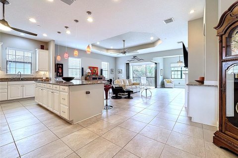 Condo in Bradenton, Florida, 3 bedrooms № 2167247 - photo 2