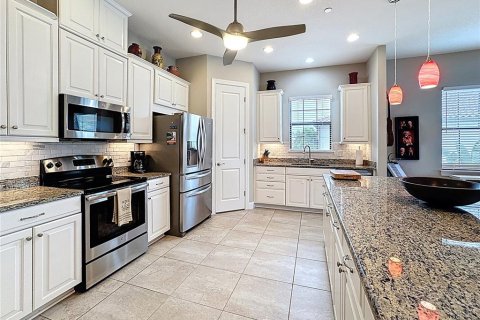 Condo in Bradenton, Florida, 3 bedrooms № 2167247 - photo 10