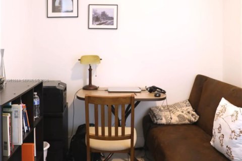 Copropriété à louer à Miami Beach, Floride: 1 chambre, 86.4 m2 № 2024504 - photo 3