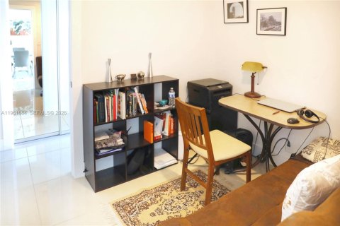 Copropriété à louer à Miami Beach, Floride: 1 chambre, 86.4 m2 № 2024504 - photo 2