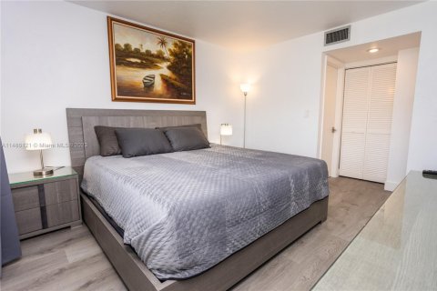 Copropriété à louer à Clewiston, Floride: 2 chambres, 78.04 m2 № 2077217 - photo 2