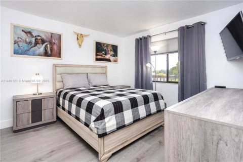 Copropriété à louer à Clewiston, Floride: 2 chambres, 78.04 m2 № 2077217 - photo 10