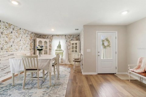 House in Weeki Wachee, Florida 4 bedrooms, 172.15 sq.m. № 2120812 - photo 6
