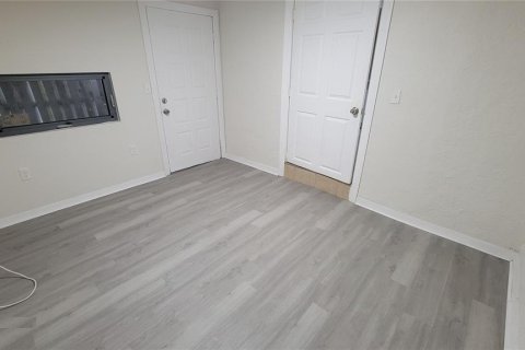 House in Apopka, Florida 3 bedrooms, 79.15 sq.m. № 2091405 - photo 24